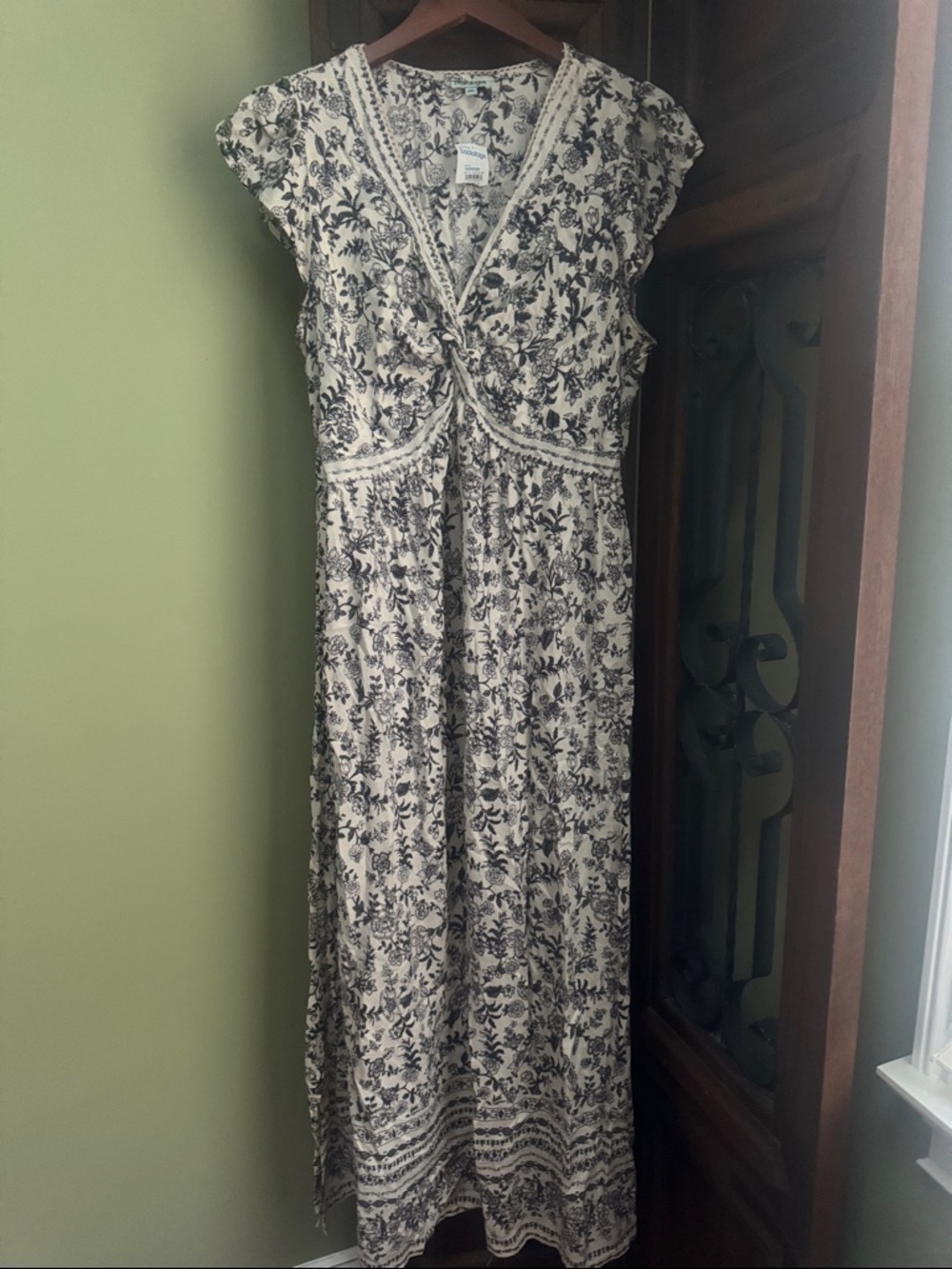 Nostalgia Cream Maxi Dress with Black Floral Print-Large